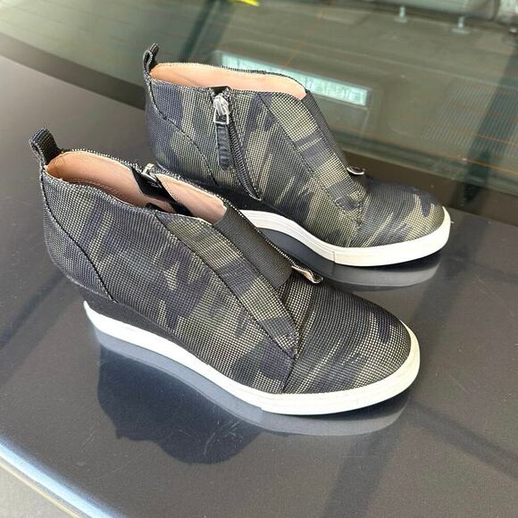 Linea Paolo Felicia Women’s Platform Wedge Sneaker Bootie Size 5M Green Camo - Picture 3 of 12